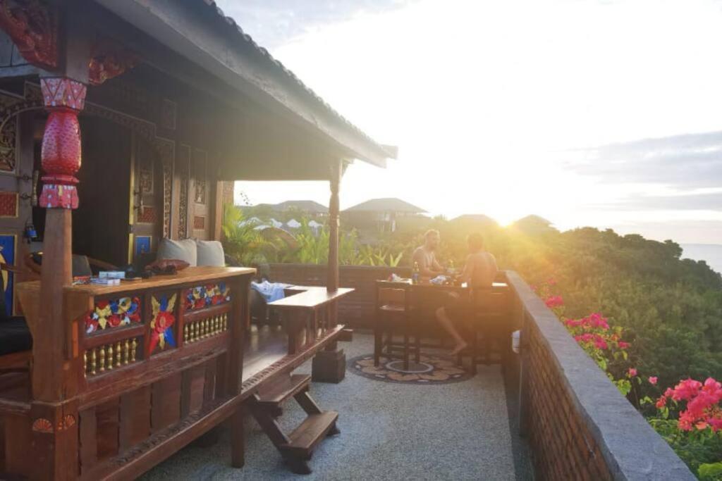The Hidden Escapes Bingin- Sunset Rooftop Wood House With Ocean View & Private Kitchen Uluwatu Dış mekan fotoğraf